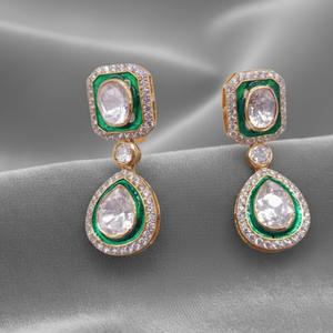 Boucles d'oreilles clous Jessica Creation en argent sterling 925 avec moissanite naturelle Polki et émail vert, pour mariage, fiançailles et soirées - Product Image 1