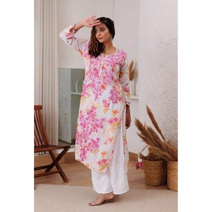 TOP DE TRAVAIL À BRODERIE À IMPRIMÉ GEORGETTE ATTRACTIF AVEC PALAZZO BLANC AVEC ROSE - Product Image 1