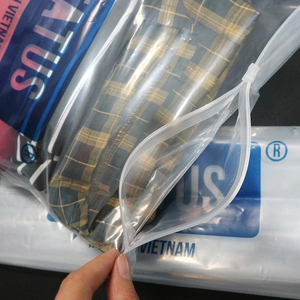 Sac coulissant à fermeture éclair pour le stockage facile et sécurisé des vêtements avec des matériaux de haute qualité pour les commandes en gros - Product Image 2