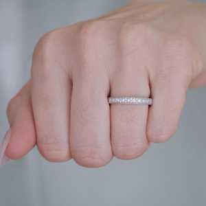 Anillo de Boda de Media Eternidad en Oro Sólido de 14K/18K con Diamantes Cultivados en Laboratorio, Corte Redondo y Cuadrado, Estilo Minimalista de Lujo para Uso Diario, 3 mm de Ancho - Product Image 2