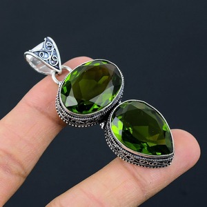 Pendentif en argent sterling fait main avec serti clos, péridot vert, style bohème vintage, bijoux unisexe de haute qualité - Product Image 6