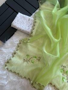 Conjunto de Saree de Organza de Diseño, Multicolor Verde Pastel, Rosa y Gris, Saree Bordado con Lentejuelas de Perlas y Adornos Florales en el Borde - Product Image 6