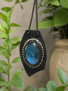 Pendentif en argent fait main de haute qualité, forme ovale, labradorite, pierre précieuse naturelle, couleur bleue, romantique, mariage, vente en gros personnalisée - Product Image 3