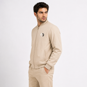 Chaqueta bomber ligera para hombre con textura suave, ajuste cómodo y apariencia moderna para viajes al aire libre y uso diario informal. - Product Image 2