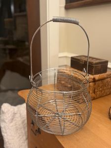 ตะกร้าเก็บไข่โลหะแบบมีหูจับ สไตล์เรียบง่ายสำหรับจัดระเบียบไข่ในครัว - Product Image 3