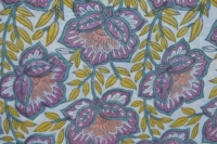 Tissu en coton à motifs floraux violet et rose, fleurs audacieuses avec des contours turquoise et des feuilles moutarde, imprimé à la main en Inde, 80 GSM