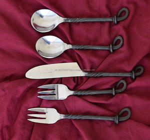 Ensembles de couverts médiévaux forgés à la main meilleure vente pour ustensiles de cuisine nouveaux couverts en métal cuillère et fourchette ensemble de couverts forgés à la main - Product Image 4