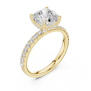 Anillo Art Deco Vinson Project Premium con Moissanita de 2 Quilates en Corte Cojín, Aro con Incrustaciones, Bañado en Oro Amarillo Claro sobre Acero Inoxidable - Product Image 4