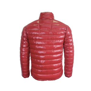 Chaqueta Roja Acolchada con Cuello Alto, Cierre de Cremallera, Resistente al Viento, Abrigo Casual de Invierno, Corte Ajustado, Manga Regular, Color Sólido - Product Image 2
