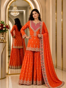 Conjunto de traje Sharara de seda al por mayor con bordado elaborado, yoke en contraste, Gharara acampanada, Dupatta festiva para bodas indias y pakistaníes - Product Image 3