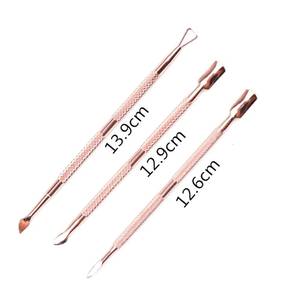 Ensemble d'outils à double extrémité Morje Surgical en acier inoxydable réutilisable pour repousser les cuticules des ongles, avec poignée texturée, finition or rose, pour manucure - Product Image 3