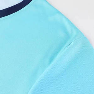 ชุดเสื้อฟุตบอลแบบซับลิเมชั่นสั่งทำสำหรับผู้ชาย สีน้ำเงินไล่เฉด แขนสั้น ระบายเหงื่อได้ดี ผลิตจากโพลีเอสเตอร์ ทรงแอธเลติก เหมาะสำหรับผู้ใหญ่ ใส่ได้ในช่วงฤดูร้อน - Product Image 4