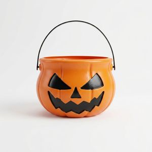 Seau à bonbons en plastique orange en forme de citrouille avec poignée pour Halloween, idéal pour l'emballage de bonbons de la fête de la Toussaint, fabriqué au Vietnam - Product Image 1