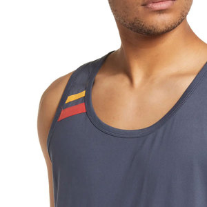 Débardeur de sport personnalisé pour homme - Gilet d'entraînement respirant sans manches, tenue athlétique décontractée - Product Image 6