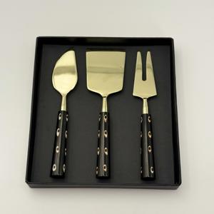 Nuevo Esparcidor de Queso con Acabado Dorado, Cortador de Mantequilla de Diseño Innovador con Mango de Resina Negra, Elegante Juego de Esparcidores de Queso Personalizables - Product Image 1