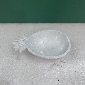 Bol en aluminium en forme d'ananas, plat de service décoratif, assiette à fruits, à collations et à desserts - Product Image 3