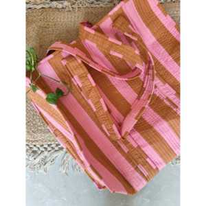 Sac fourre-tout en coton matelassé indien fait main. Sac fourre-tout à rayures rose poussière avec fermeture éclair - Product Image 1