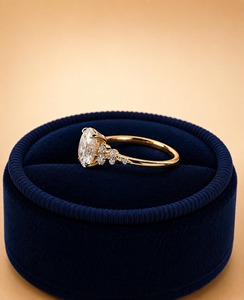Bague de fiançailles IGI 2.0ct en diamant de laboratoire taille ovale, or massif 14K, motif floral, bijou de mariage vintage et élégant - Product Image 4