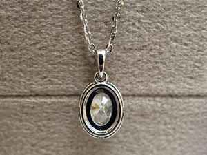 Collier pendentif halo en moissanite taille ovale pour femme, en argent 925, cadeau idéal pour anniversaire ou fête entre amies - Product Image 3