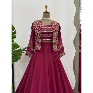 Designer Lehenga Choli avec Koti pour une tenue de fête traditionnelle chinoise - Product Image 2