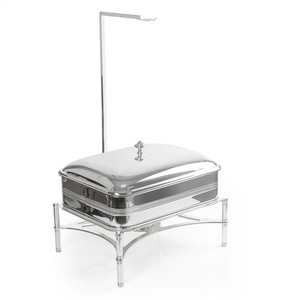 Magnifique réchaud rectangulaire argenté sur un support à quatre pieds avec bras suspendu haut et couvercle assorti, idéal pour les mariages - Product Image 1