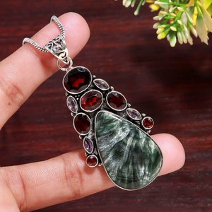 Pendentif de fiançailles vintage en grenat naturel, améthyste et séraphinite, fait main en argent sterling 925 plaqué or/argent, pierres précieuses - Product Image 1