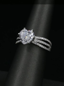Anillo de Oro Blanco de 14K con Diamante Cultivado en Laboratorio de 2.00CT, Corte Corazón Romántico, con Piedras Laterales, Certificado IGI, Regalo de Aniversario o Compromiso para Mujer - Product Image 2