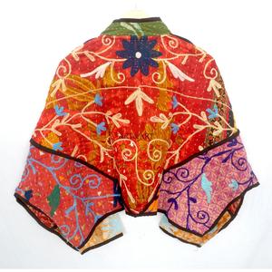 Chaqueta Kantha para Mujer al por Mayor, Hecha a Mano en India, Estilo Bohemio Bordado con Cierre Abierto, Chaquetas Modernas con Estampado Floral - Product Image 6