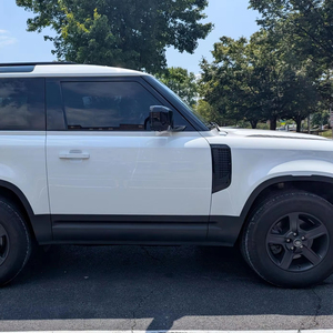 Excelente Oferta 2023 Land Rover Defender 90 S SUV Listo para enviar a todo el mundo - Product Image 1