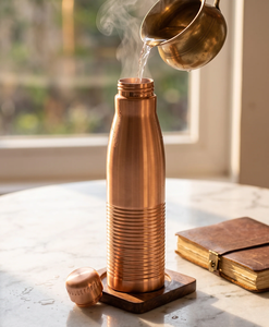 Botella de Agua Náutica Antigua de Cobre Puro Pulido de 1 Litro, Ecológica, Hecha a Mano, Lujosa y Elegante, con Beneficios Ayurvédicos y de Yoga - Product Image 3