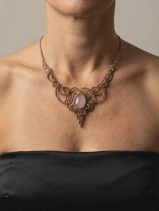 สร้อยคอทำมือสไตล์มาคราเม่ ดีไซน์คลาสสิก พร้อมจี้หยก โซ่โลหะผสมสังกะสี สายปรับได้ สีน้ำตาล ประดับคริสตัลบำบัด - Product Image 4