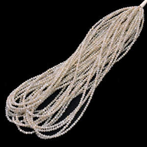 Perles en forme de rondelle à facettes en pierre de lune naturelle faites à la main 16 pouces 2.5-3mm utilisation de brin de pierres précieuses pour la fabrication d'articles de bijoux - Product Image 3