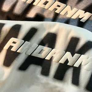 Camiseta Negra Oversize de Algodón para Hombre, Manga Corta, Cuello Redondo, Estilo Urbano, con Estampado Gráfico y Letras Rosas en la Parte Delantera - Product Image 6