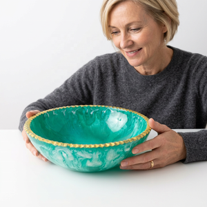 Bol à salade en résine sculptée, fait main, personnalisé, écologique, nouveau design, forme personnalisée, artisanat élégant, design fruité - Product Image 1