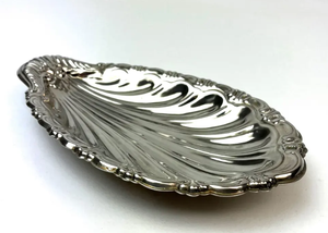 Plateau en forme de coquillage plaqué argent de fabrication indienne, bord festonné orné, plat décoratif en forme de coquillage, centre de table - Product Image 3