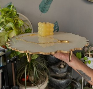 Polish Finished Epoxy Resin <b>Cake</b> Pedestal <b>Stand</b> Metal Leg Chic Dessert Display Serving Tray for Restaurant Hotel Home Decoration - Product Image 1