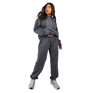 Ensemble de survêtement en coton pour femmes, idéal pour l'entraînement hivernal, confortable, durable, service OEM, sport décontracté, deux pièces, respectueux de l'environnement - Product Image 1