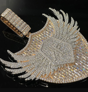 เครื่องประดับสั่งทำพิเศษ Shreeji Jewels ผ่านการทดสอบเพชร จี้พระเยซูโมอิสซาไนต์ VVS หรูหราแบบ 3 มิติ ชุบเงิน 925 พร้อมใบรับรอง IGI - Product Image 3
