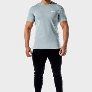 เสื้อยืดแขนสั้นสีฟ้าอ่อนสำหรับผู้ชาย ทรงปกติ คอกลม ผ้าโพลีเอสเตอร์/คอตตอนเจอร์ซีย์ ระบายอากาศได้ดี สวมใส่สบาย โลโก้ด้านหน้าแบบซับลิเมชั่น - Product Image 4