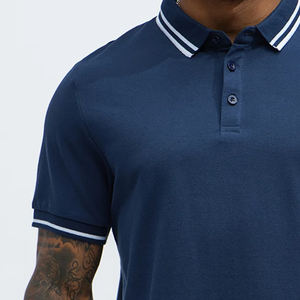 Colección de Verano para Compradores Mayoristas: Camiseta de Manga Corta para Hombre, Estilo Casual Elegante con Cuello Camisero y Cierre de Botones - Product Image 3