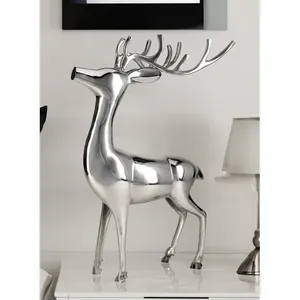 Sculpture décorative artisanale en fer forgé pour l'aménagement artistique de la maison, destinée aux architectes, designers d'intérieur, conseillers en décoration, constructeurs et détaillants - Product Image 1