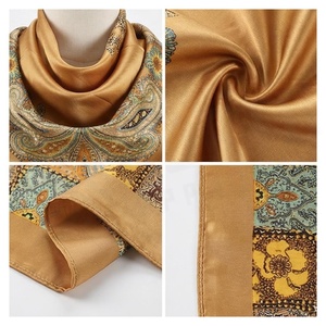 Écharpe en soie carrée pour femme, imprimé floral, élégante, multifonctionnelle, accessoire de mode toutes saisons - Product Image 4