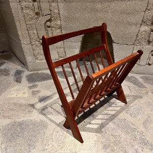 Revistero de Madera de Teca Hecho a Mano - Solución de Almacenamiento Decorativa al por Mayor - Product Image 2