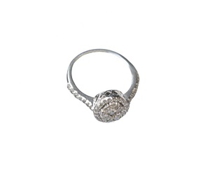 Bague en or blanc massif 14 carats avec diamants naturels ronds, ovales, en grappe, halo et pavé, bijoux fins, Memoria Jewels - Product Image 3