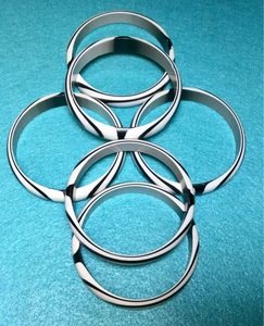 Nuevas Pulseras de Acrílico Modernas y Elegantes en Blanco y Negro, Patrón de Espiral Blanco y Negro, Joyería de Moda Unisex para Mujer - Product Image 4