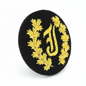 Patch brodé personnalisé de haute qualité avec logo, à coudre et à fixation auto-agrippante pour vêtements, sacs et uniformes - Product Image 2