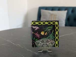 Support de serviettes en métal poli moderne, design semi-circulaire en filigrane, décoration de table en dentelle argentée, utilisation pour les fêtes, durable - Product Image 2