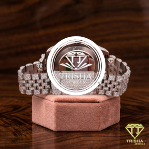 Reloj de lujo estilo hip hop con eslabones Jubilee completamente adornados y un brillo excepcional de diamantes Moissanite. - Product Image 3