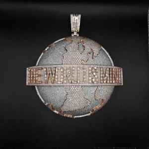 Dijes de Tierra 3D Gruesos Personalizados de Fábrica, Estilo Hip Hop, de Plata 925 Chapada en Oro Rosa, con Diamantes Totalmente Engastados y Moissanita de Color D VVS - Product Image 2