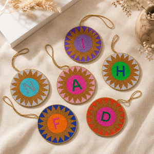 Adorno Monograma Hecho a Mano con Cuentas de Semillas, Letra Inicial Colgante, Amuleto de Cristal, Regalo Personalizado SSTRINGZ KC25 - Product Image 4